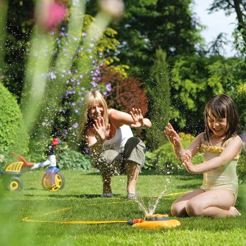 Hozelock - 8 Spray Pattern Garden Sprinkler - 79m² - Image 2